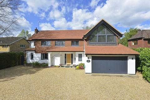 4 bedroom detached house for sale, Grantley Ave, Wonersh