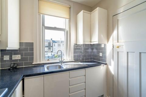 3 bedroom flat to rent, Learmonth Grove, Comely Bank, Edinburgh