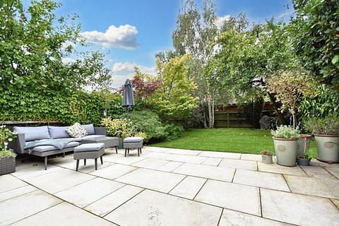 54 Chalfont Road, Seer Green, Beaconsfield, HP9 2QP