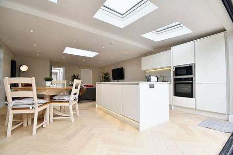 54 Chalfont Road, Seer Green, Beaconsfield, HP9 2QP