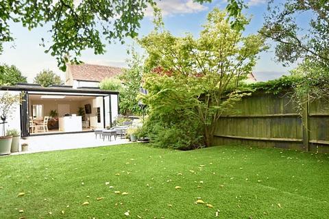 54 Chalfont Road, Seer Green, Beaconsfield, HP9 2QP