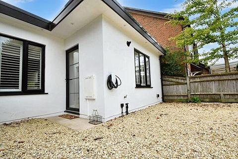 54 Chalfont Road, Seer Green, Beaconsfield, HP9 2QP