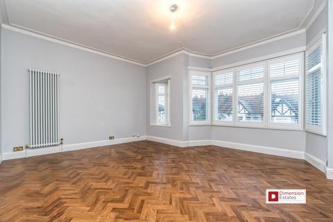 2 bedroom flat to rent, St. Albans Crescent, Woodford Green, Essex, IG8