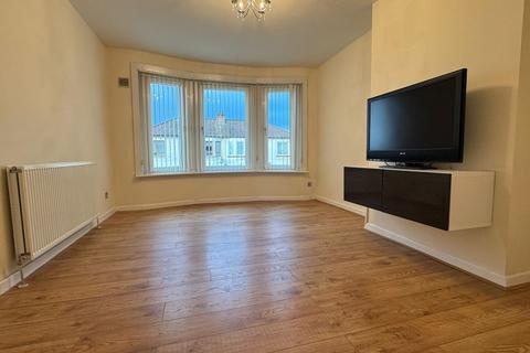 2 bedroom flat to rent, Linton Street, Glasgow G33