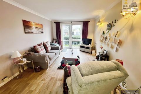 1 bedroom retirement property for sale, Homeholly House, Church End Avenue, Wickford