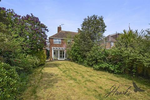 3 bedroom terraced house to rent, Arnold Crescent, Isleworth