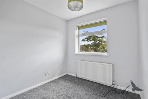 3 bedroom terraced house to rent, Arnold Crescent, Isleworth