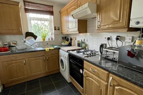 2 bedroom flat to rent, High Street, Gateshead