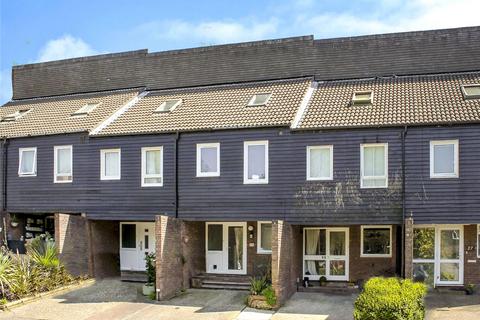 25 Northcott, Hanworth, Bracknell, RG12 7WR