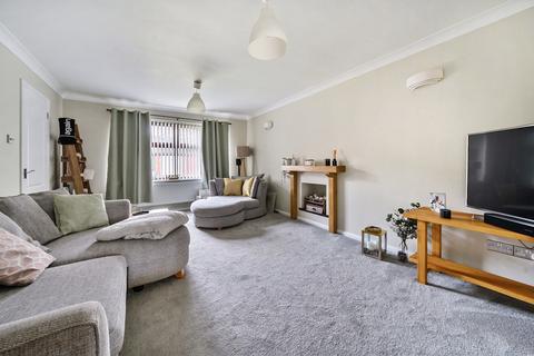 20 Lakeside, Fareham, PO17 5EP
