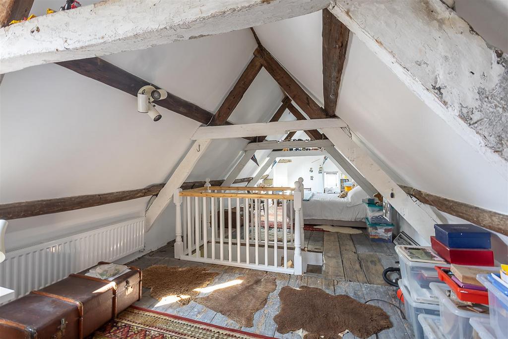 Attic (Bed 4)