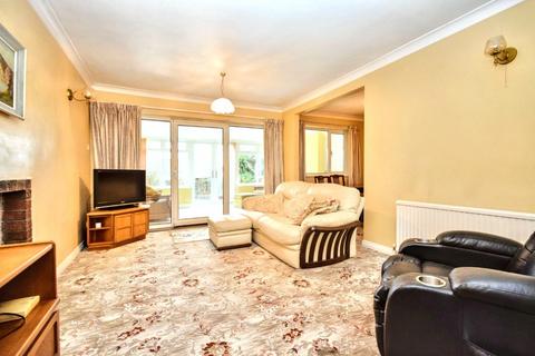 3 bedroom detached house for sale, Lennox Drive, Wakefield, West Yorkshire