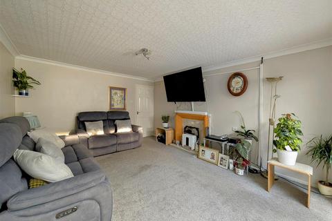 2 bedroom semi-detached bungalow for sale, Shearwater Grove, Gloucester GL3