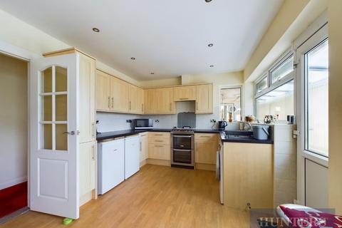 4 bedroom detached bungalow for sale, Cornelian Avenue, Scarborough