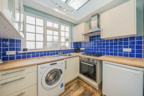 2 bedroom flat for sale, Mount Pleasant Crescent, London N4