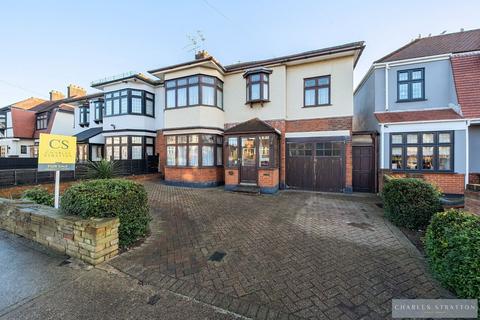 4 bedroom semi-detached house for sale, Lake Rise, Romford