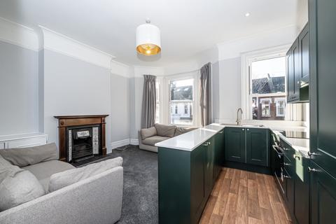 4 bedroom flat to rent, Elspeth Road, Battersea, London,  SW11