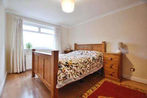 22 Yewcroft Close, Bristol, BS14 0ES