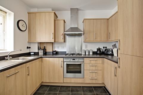 2 bedroom ground floor flat for sale, Tenzing Gardens, Basingstoke, Hampshire, RG24