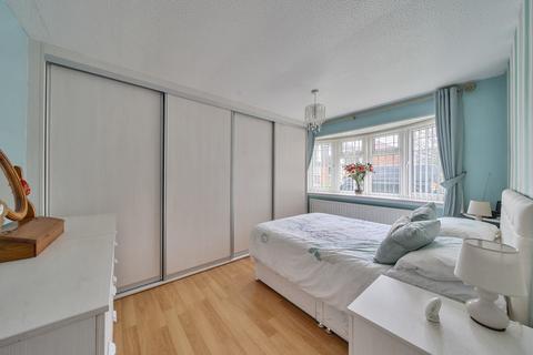11 Barleyfield Way, Houghton Regis, Dunstable, LU5 5ER