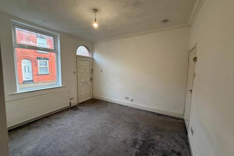 2 bedroom terraced house to rent, Garden Street, Salford M30