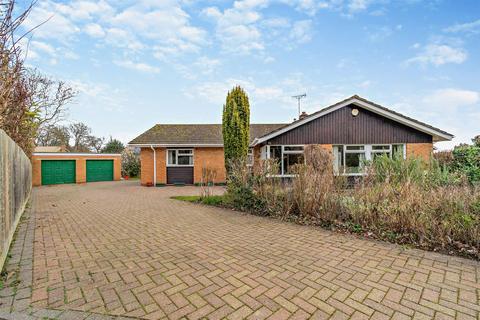 3 bedroom bungalow for sale, St. Albans Close, Oakham, Rutland