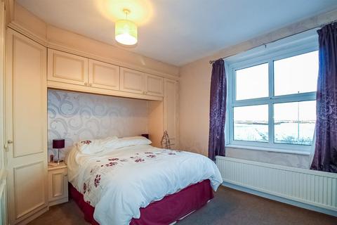 2 bedroom end of terrace house for sale, Cross Keys, Ossett WF5