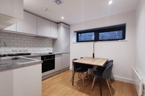 Apartment to rent, Regent Farm Road, Gosforth, Newcastle Upon Tyne