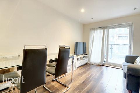 1 bedroom apartment for sale, Chapel Court, Romford, RM7 0FT