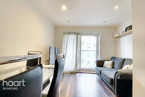 1 bedroom apartment for sale, Chapel Court, Romford, RM7 0FT