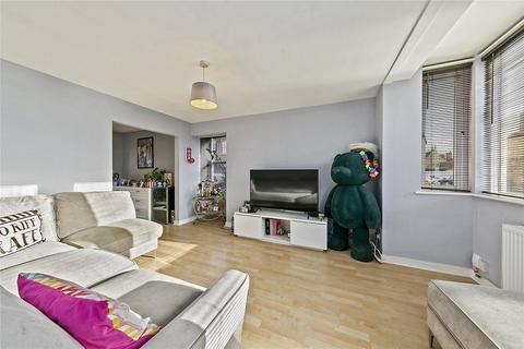4a Priory Road, Hampton, TW12 2NT