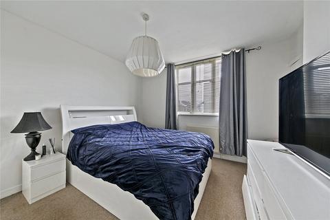 4a Priory Road, Hampton, TW12 2NT