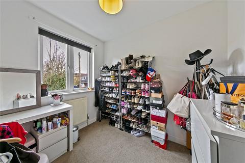 4a Priory Road, Hampton, TW12 2NT