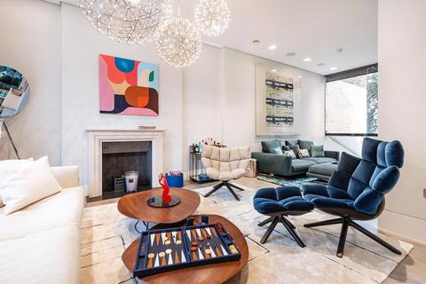 62 Abingdon Road, London, W8 6AP