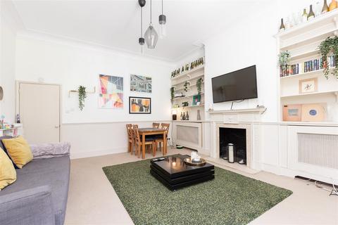 1 bedroom flat to rent, Greencroft Gardens, South Hampstead NW6