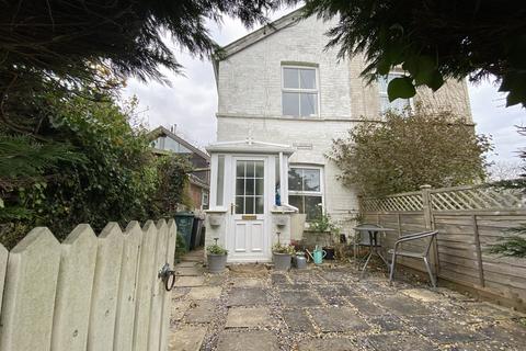 2 bedroom end of terrace house to rent, Brooklyn Cottages, Gurnard, Isle of wight