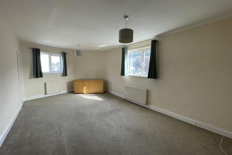 2 bedroom duplex to rent, Chesterfield Road, Woodseats, Sheffield