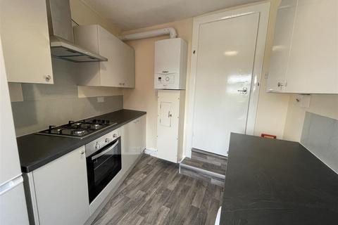 2 bedroom duplex to rent, Chesterfield Road, Woodseats, Sheffield