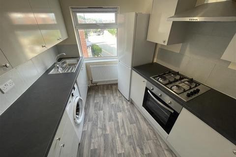 2 bedroom duplex to rent, Chesterfield Road, Woodseats, Sheffield