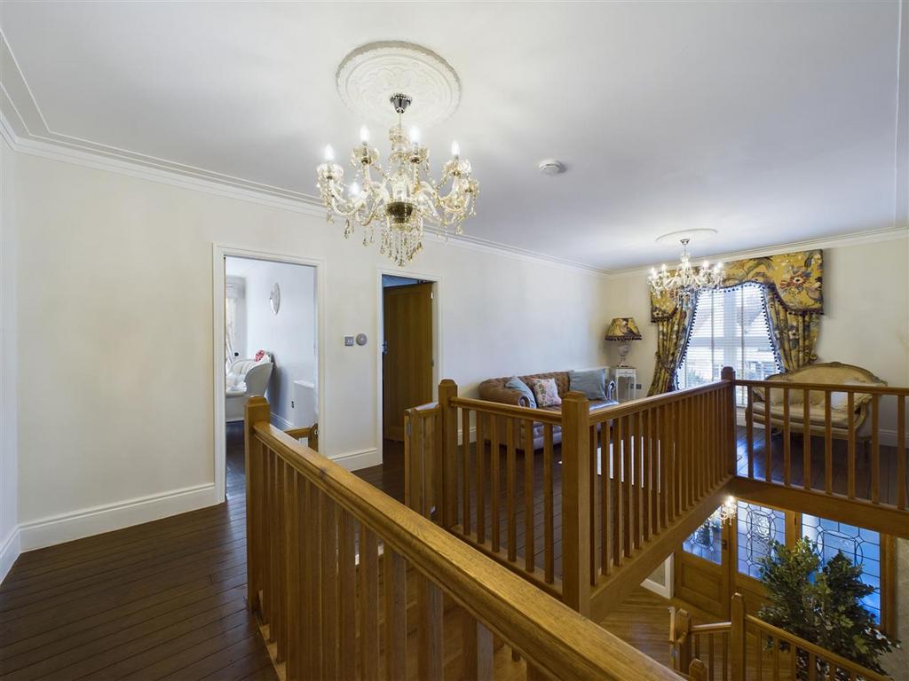 Galleried landing