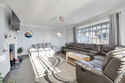 27 Broad View, Bexhill-on-sea, TN39 4HN