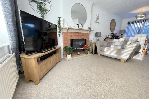 3 bedroom semi-detached house for sale, Platters Close, Ipswich