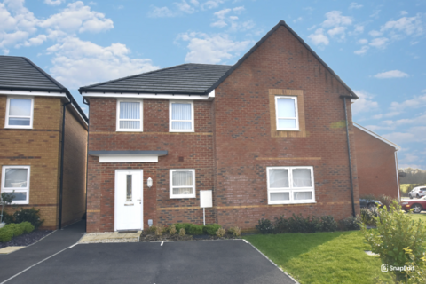 2 bedroom semi-detached house to rent, Godric Road, Newport PO30