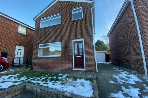 3 bedroom detached house to rent, Tyndale Walk, Batley