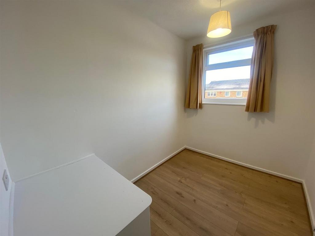SMALL BEDROOM.jpg