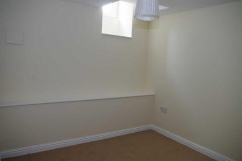 1 bedroom flat to rent, Bradford Road, Idle