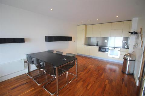 2 bedroom apartment to rent, Princes Dock, William Jessop Way