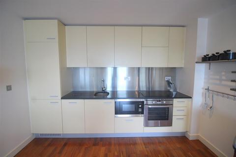 2 bedroom apartment to rent, Princes Dock, William Jessop Way