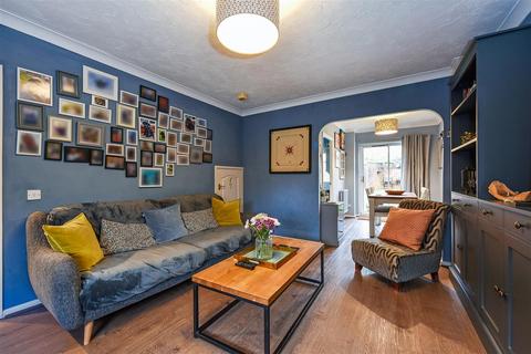 3 bedroom end of terrace house for sale, Old English Drive, Andover