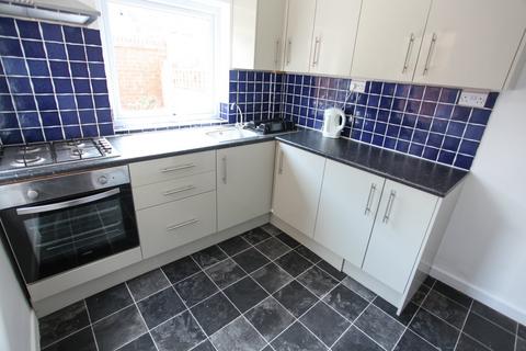 3 bedroom terraced house to rent, Dell Street, L7 2QA,